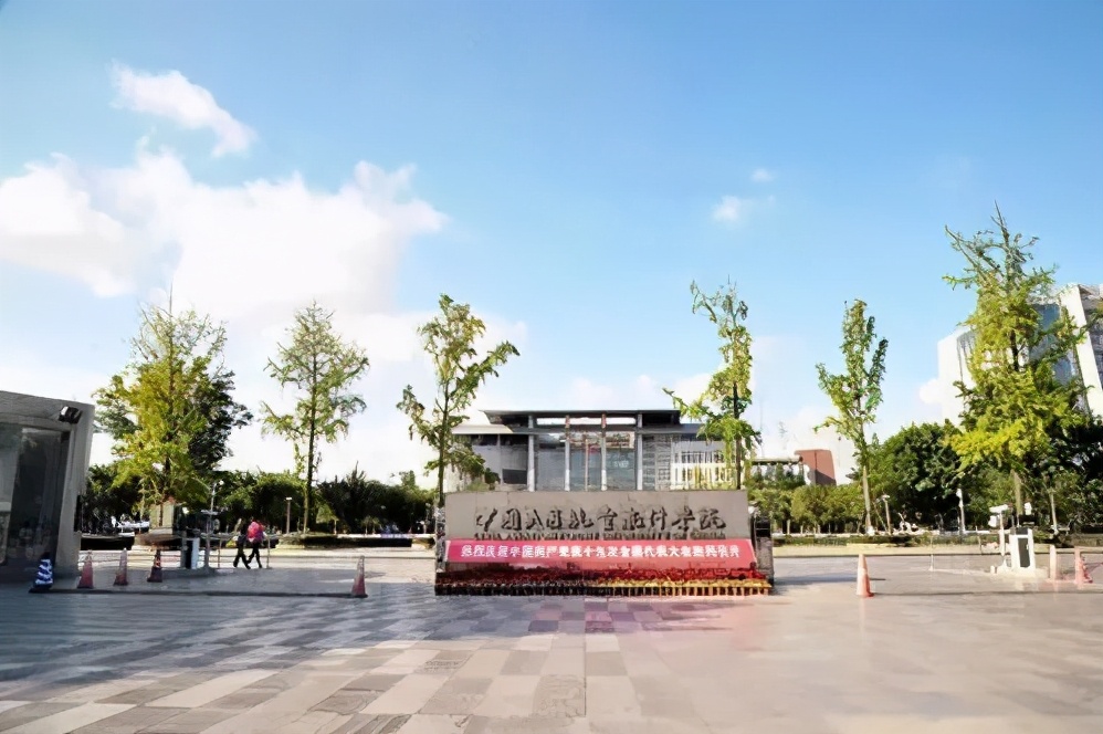 四川“航空”大学，含金量高，考上不愁就业，是“飞行员的摇篮”