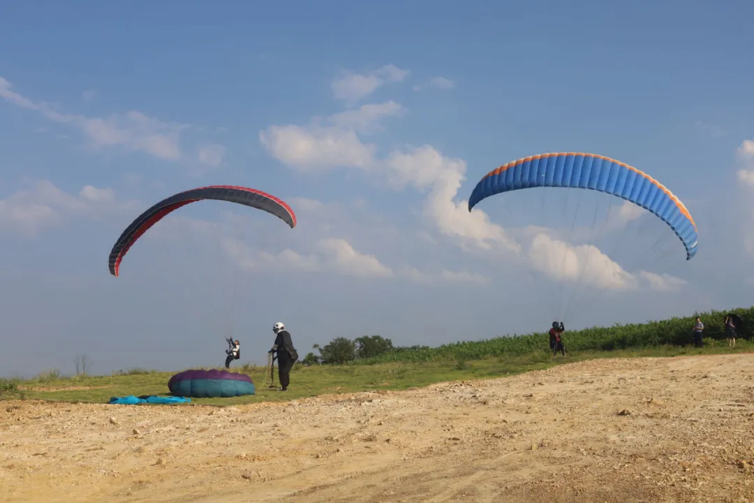 滑翔伞初体验｜等风来，御风而行，最极致的放松和自由，你敢来吗