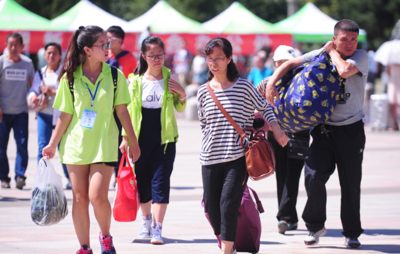 “寒门出贵子”，山西4名贫困生考上清华大学，分别优惠30至50分