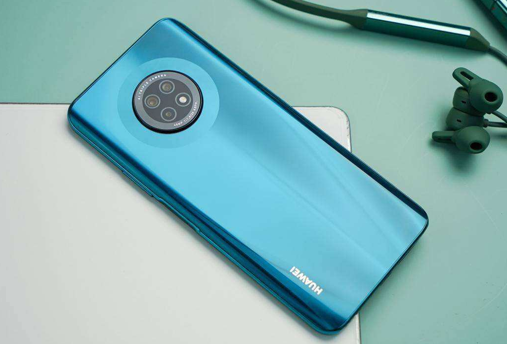 泛泰a870(不推荐买华为发布畅享20系列,亮点没有,不足很多)