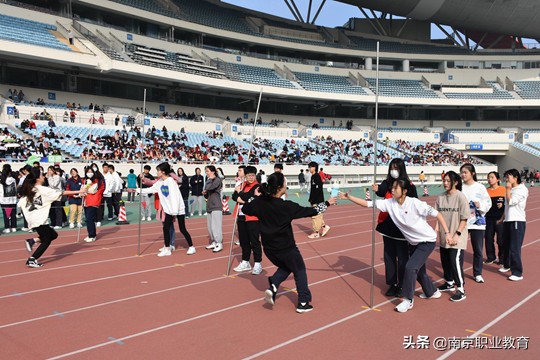 南京财经高等职业技术学校举办2021年秋季田径运动会