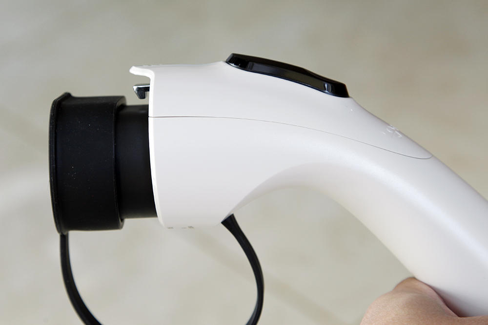 公牛充电枪去哪进货的(新能源车主必备的便携式充电枪-公牛便携充电枪