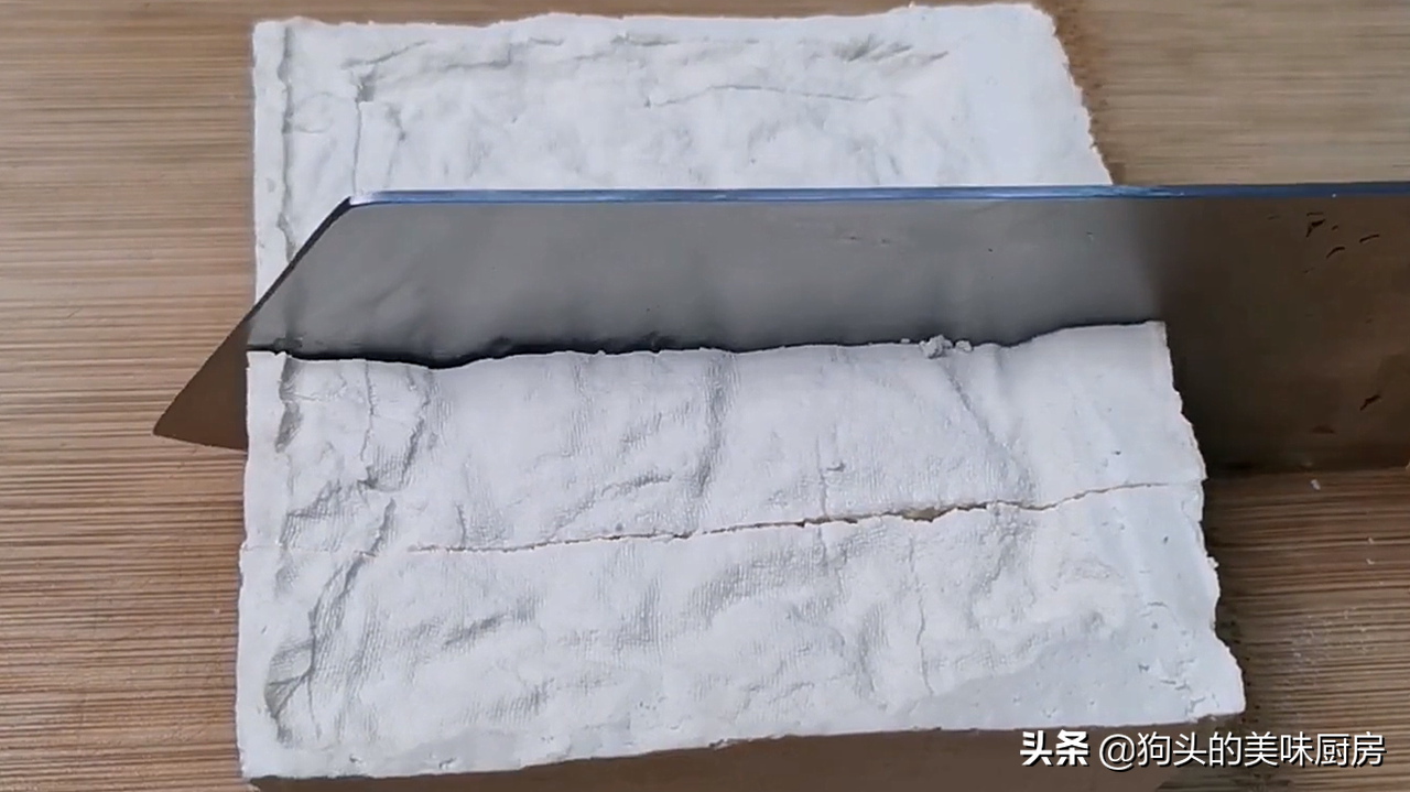 想吃豆腐不用买，电饭锅就能做，不加添加剂，又白又嫩跟买的一样