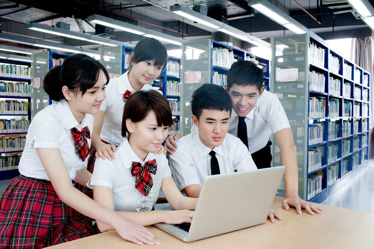 瞩目！广西3所“黑马”高中，升学率近100%，其中1所清北录取33人