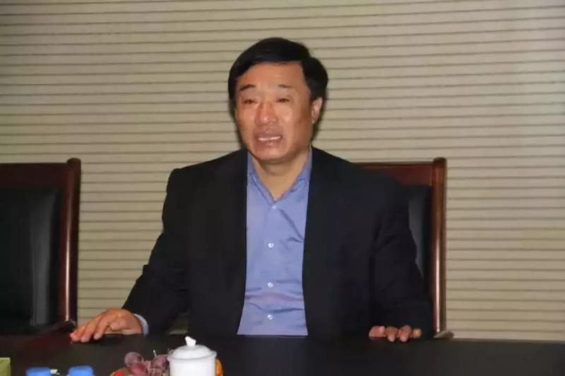 被处分后又落马，这些官员被“一查再查”