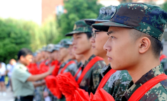 大学生当兵2年，可以拿到多少补助？大学生当兵的好处有哪些？