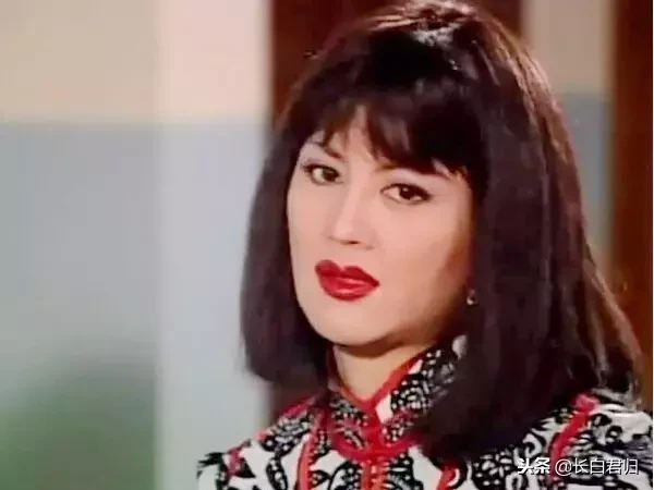 她坐过牢,拍过三级级片,被美国总统接见,如今还宛如少女