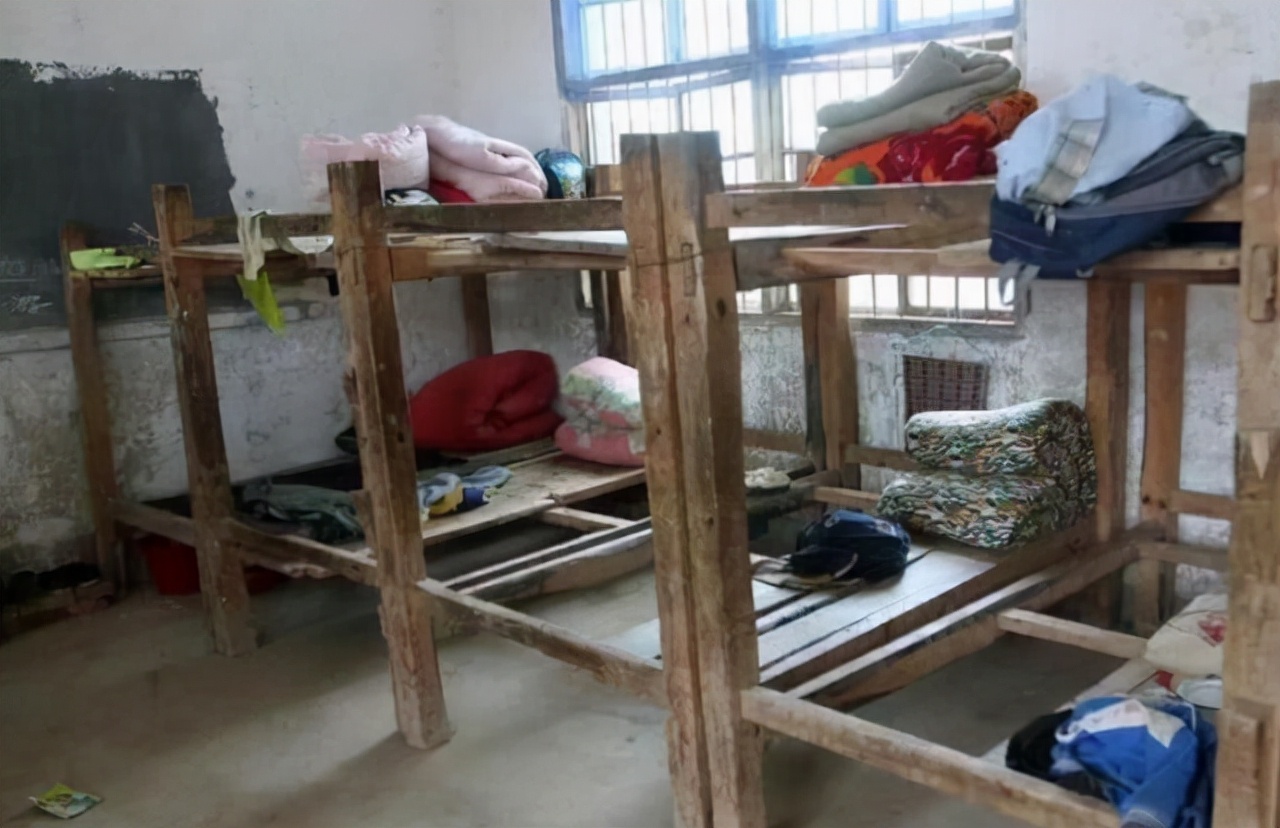 大学宣传片与实物不符，宿舍叙利亚风格，刘禹锡撕毁《陋室铭》