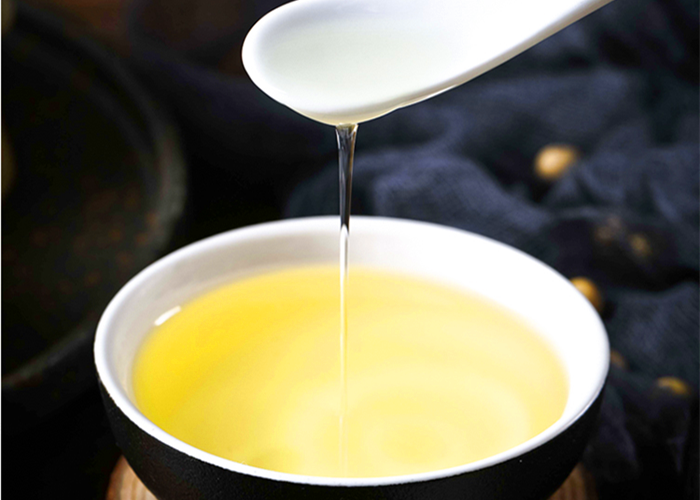 色拉油是什么油(色拉油是什么油？它和食用油，调和油有什么区别？看完就明白了)