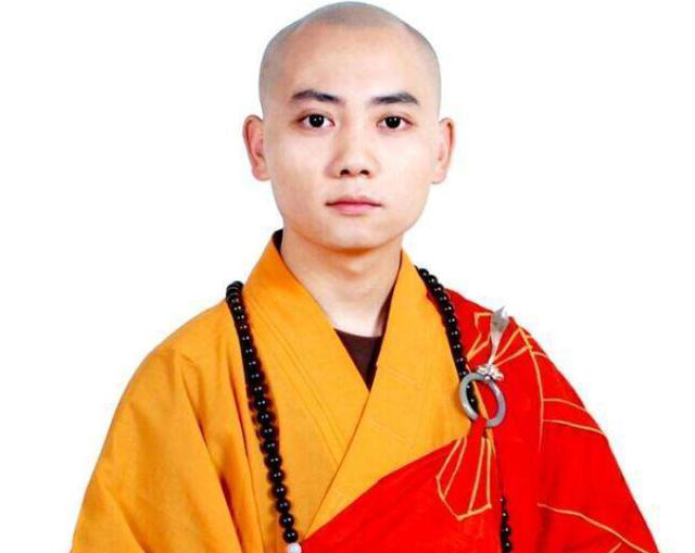 13岁出家，15岁考大学，23岁成最年轻住持：面相慈悲清秀