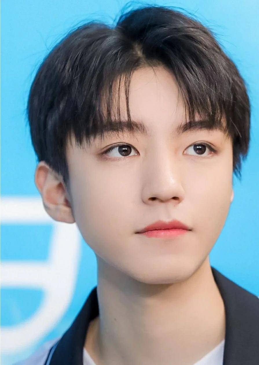 众多眼型中,丹凤眼独特,柳叶眼有韵味,杏眼标准,你是哪种?