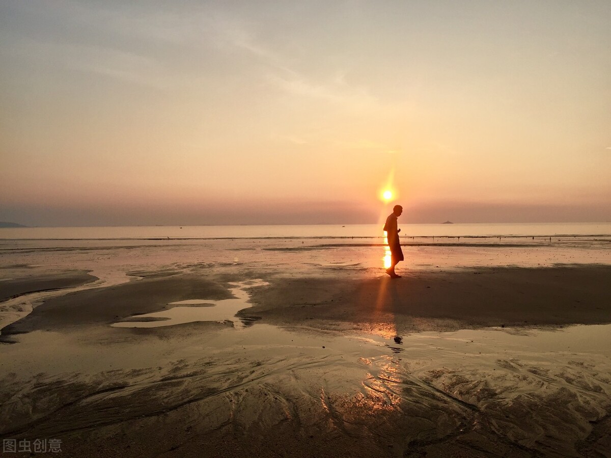 15岁考入北大的天才诗人，25岁却卧轨自杀，海子父亲：不该学文科