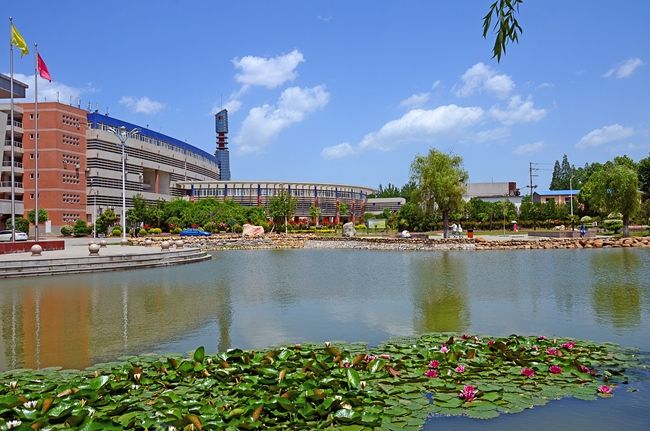 河南南阳有3所本科院校，其中一所在风景区，每年只招生50人