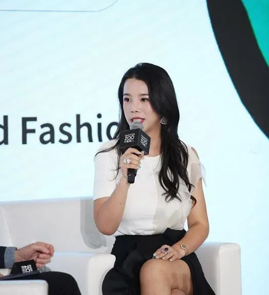 顶级名媛余晚晚：她是名媛圈当之无愧的C位，与何超莲是闺蜜