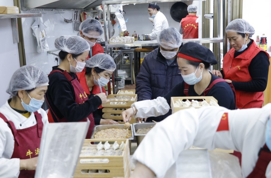 牛运霞水饺详细教程：荠菜猪肉馅水饺怎么做？荠菜怎么去苦涩