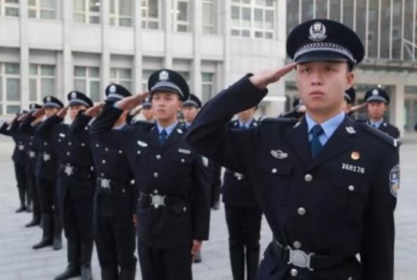 狱警迎来“大扩招”消息，福利待遇不输公务员，专科生也可报考