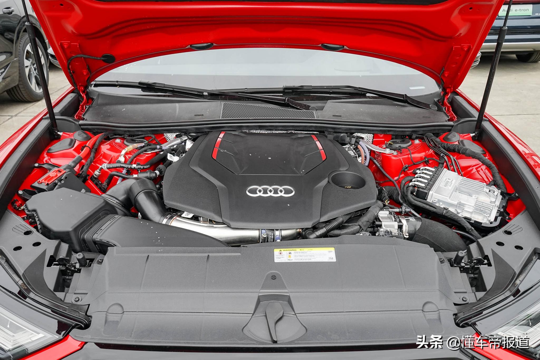 新车｜这辆“奥迪A6”售价超90万，4.5秒“破百”，值吗？