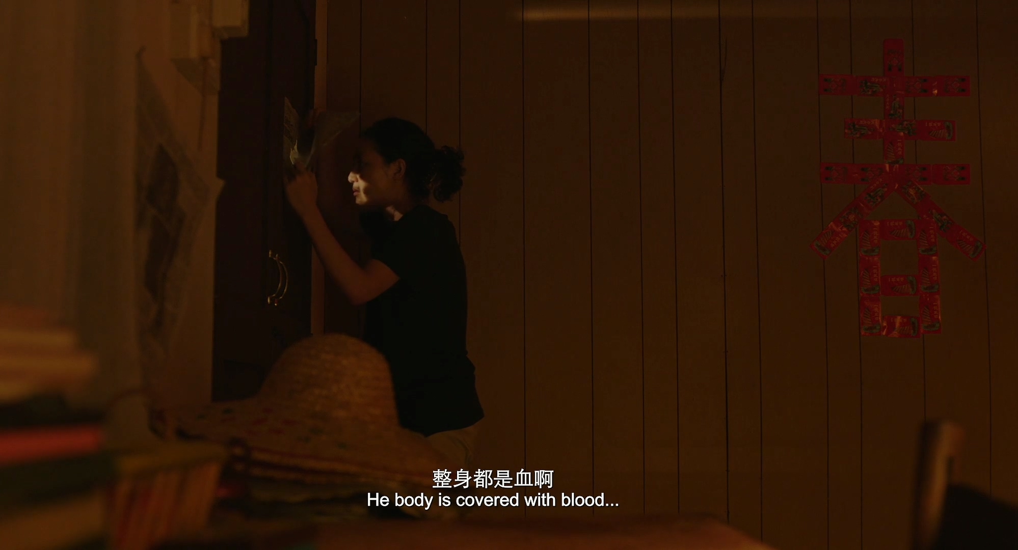 把邻居家的门砸坏以后，诡异的事情接连不断：马来西亚恐怖电影