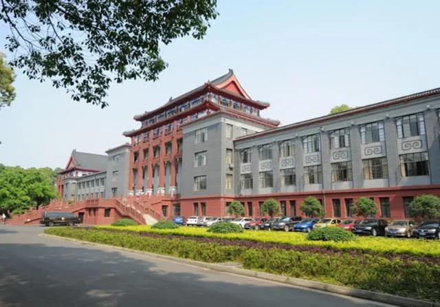 最不可思议的大学合并-消失中的成都科技大学