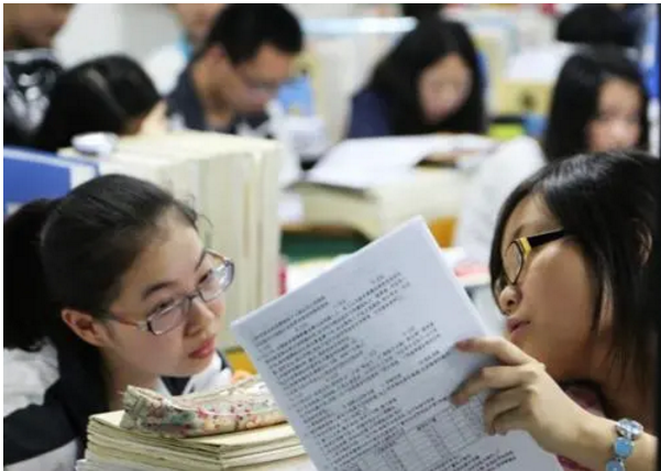 资深高考专家预测：2021本科录取分数线将下降，400分可读本科