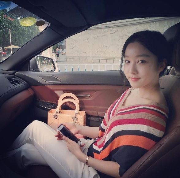 马龙老婆(马龙的老婆夏露又上热搜了,她才不是一个没故事的女同学)