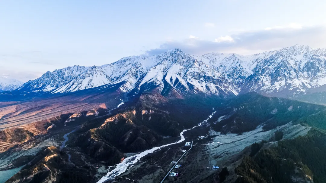 世界上最大的山脉（撑起华夏气势的10座超级山脉）