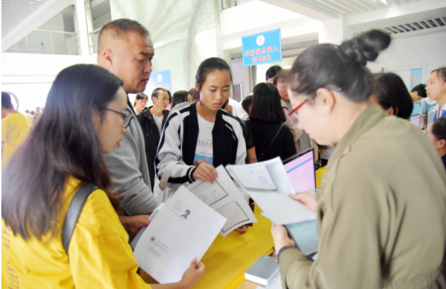 本科生迎来好消息！上大学可免学费还有生活补贴，多地已开始实行