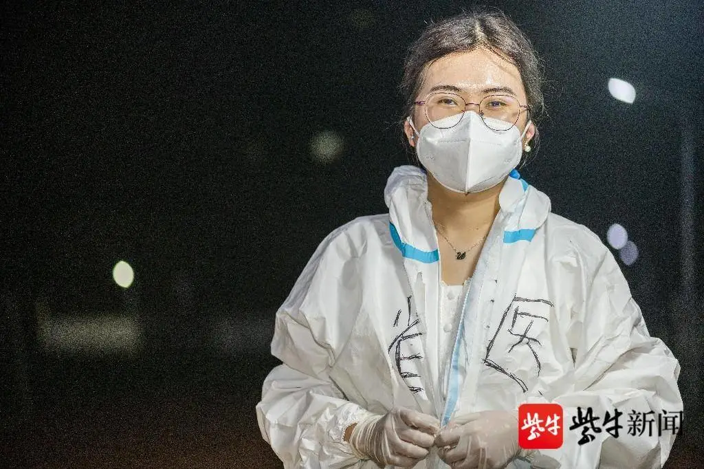 顶着满头染发剂救人的女医生找到啦：有点害羞，当时顾不上形象