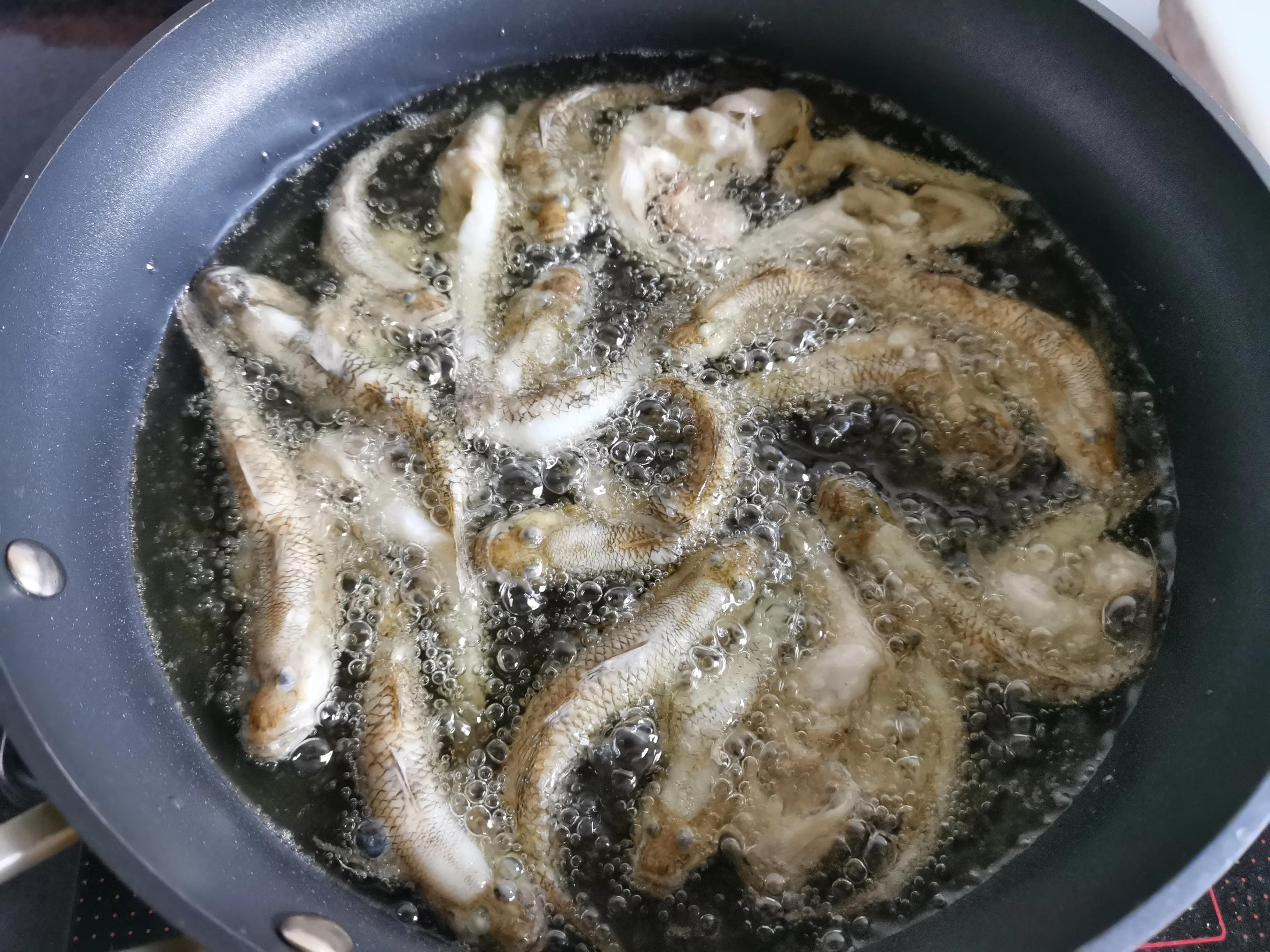 椒盐狗母鱼，肉质松软细嫩，咀嚼起来口齿留香