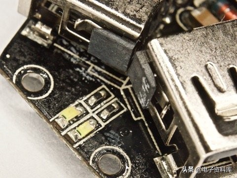 「电子产品拆解」汽车查找器和USB充电器