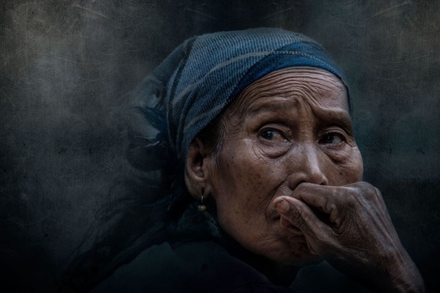 沧桑写在脸上 每一个皱纹和疤痕都有一个故事