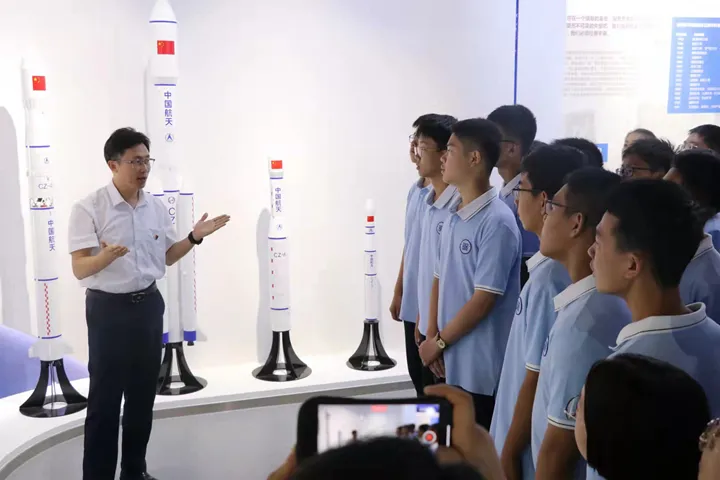 开学第一课，威海中小学生这样上