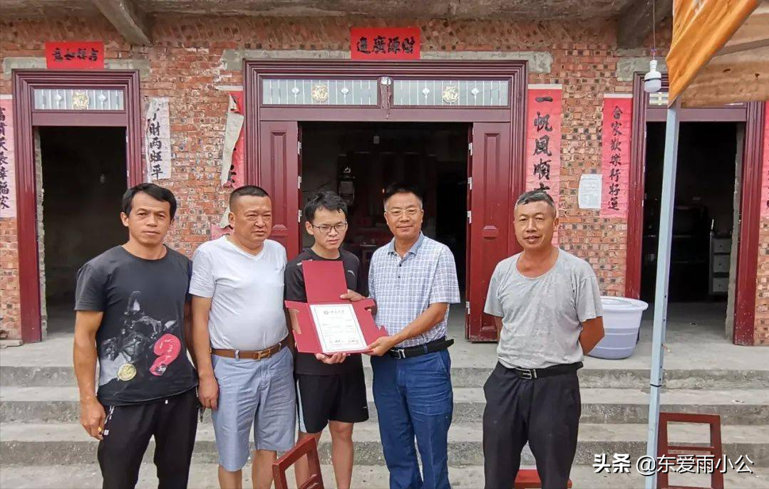 中考刷新纪录，高考理科状元，出自“寒门”的他完成了逆袭