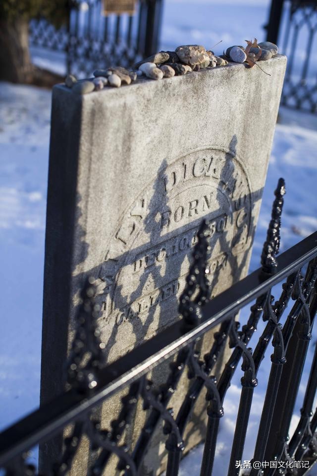 美国国宝级女诗人狄金森：闭门不出近三十年，能写诗就很幸福