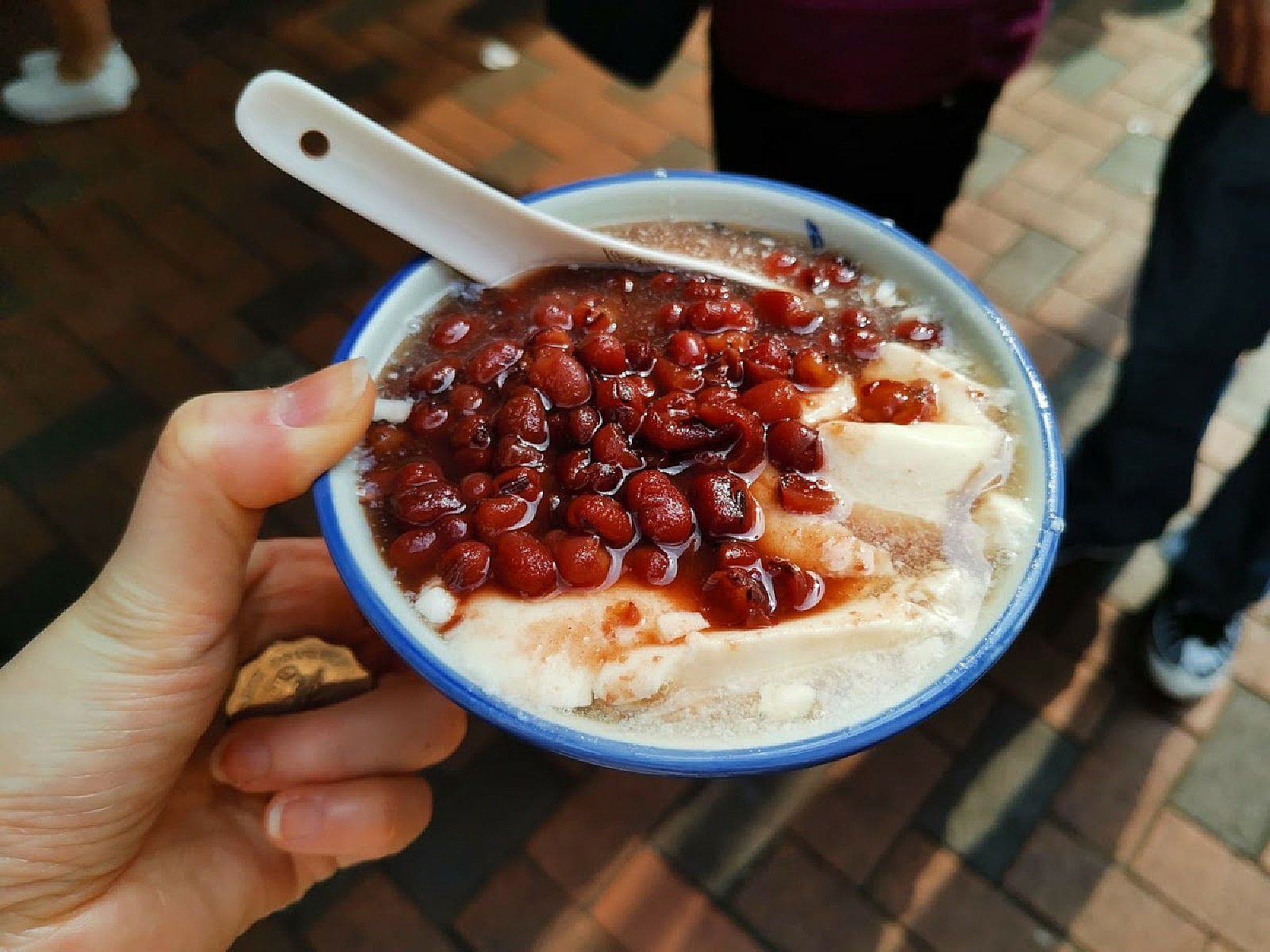 盘点香港各种便宜又大碗的美食，预算不够也可以吃到大满足