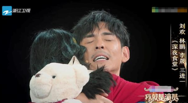 《秋蝉》39岁刘欢撞脸李佳琦，曾拒章子怡橄榄枝，今因任嘉伦被嘲