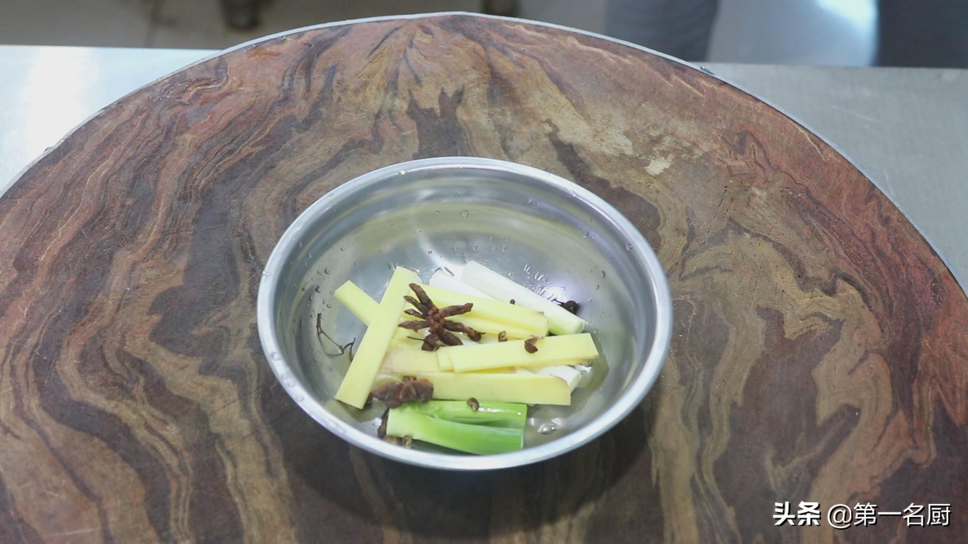老鴨湯的做法大全,燉老鴨湯的正宗做法