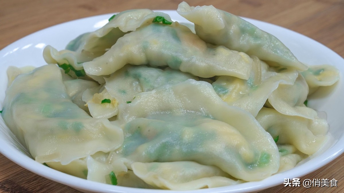 包韭菜馅饺子，牢记“2放2不放”，韭菜保持翠绿，不烧心不出水