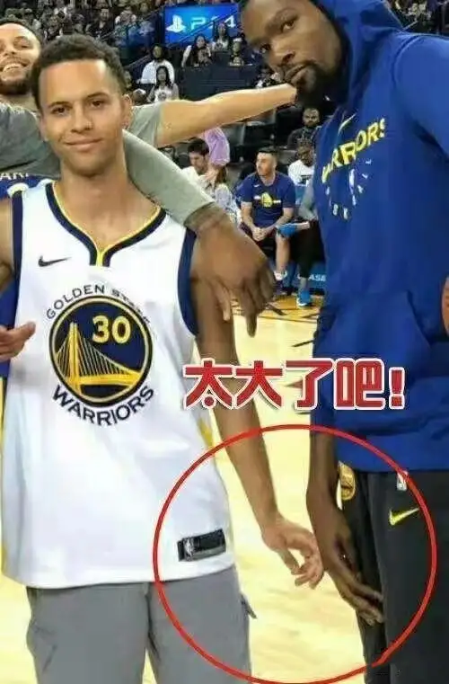 nba球员为什么那么大手(普通人与NBA巨人大手对比，差距多大？博班和谁比都是大1倍碾压)