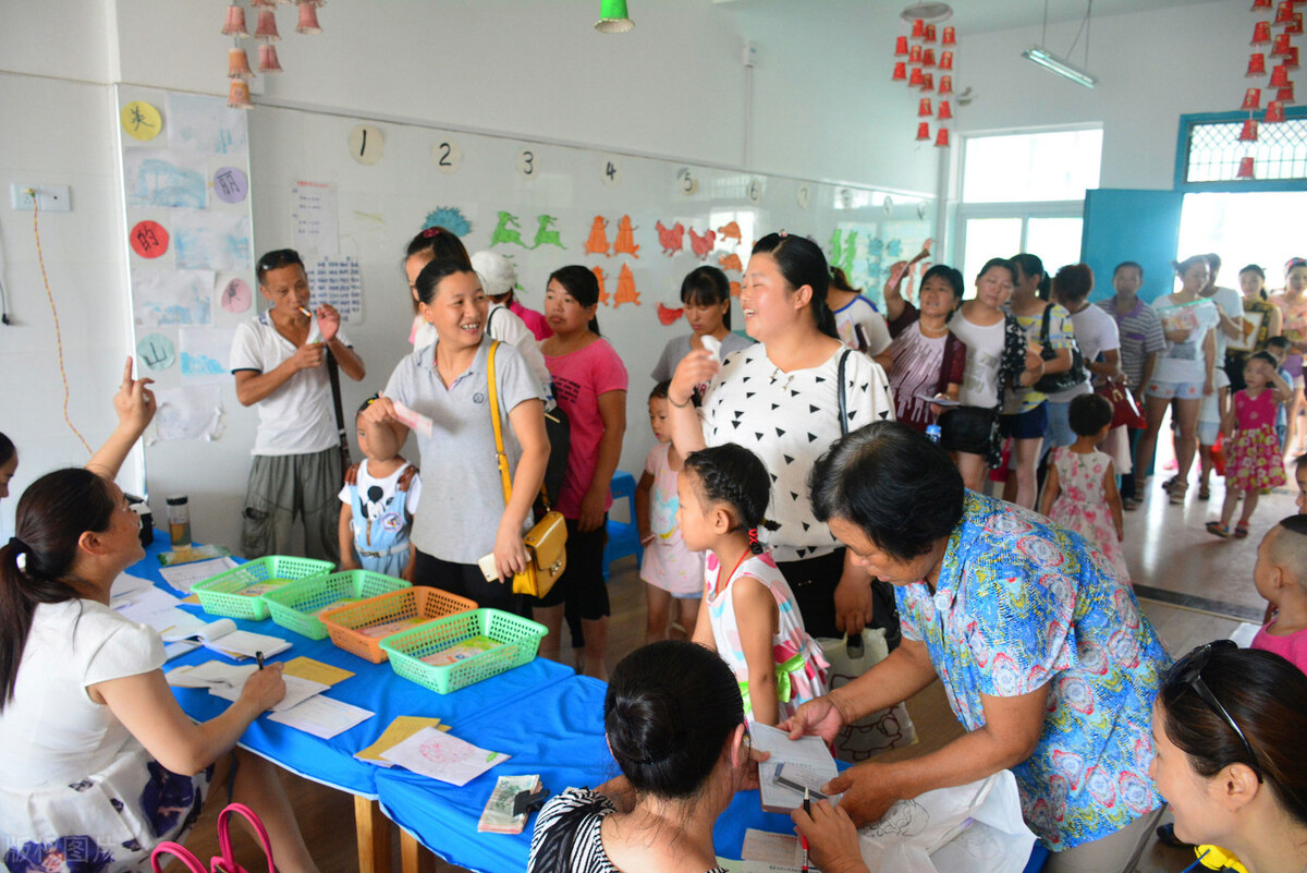 送孩子去贵族学校后悔（公立幼儿园VS私立幼儿园）