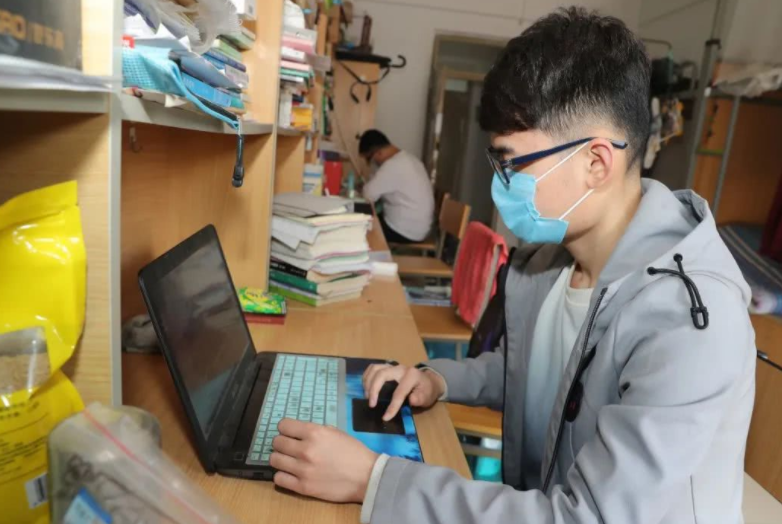 大学生活费1500够吗？真实生活水平是怎样，没有对比就没有伤害