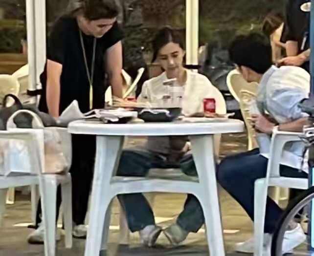 32岁杨颖美出新境界!穿万元薄纱礼服秀细腰,肌肤似雪仙气十足