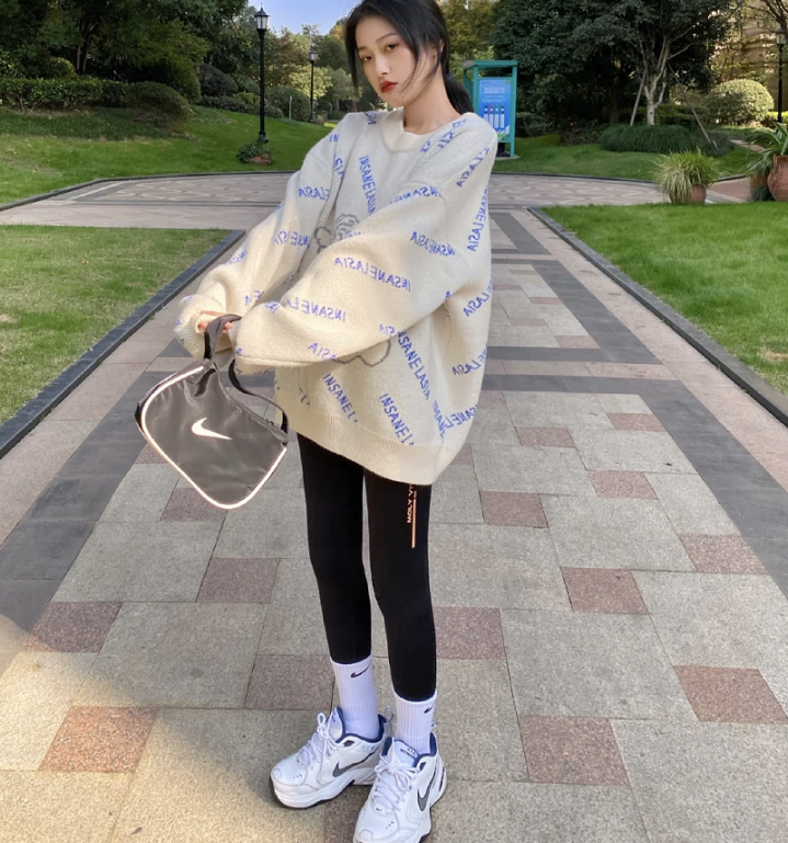 鲨鱼裤+长袜，初春建议这么穿，帮你优化腿部线条