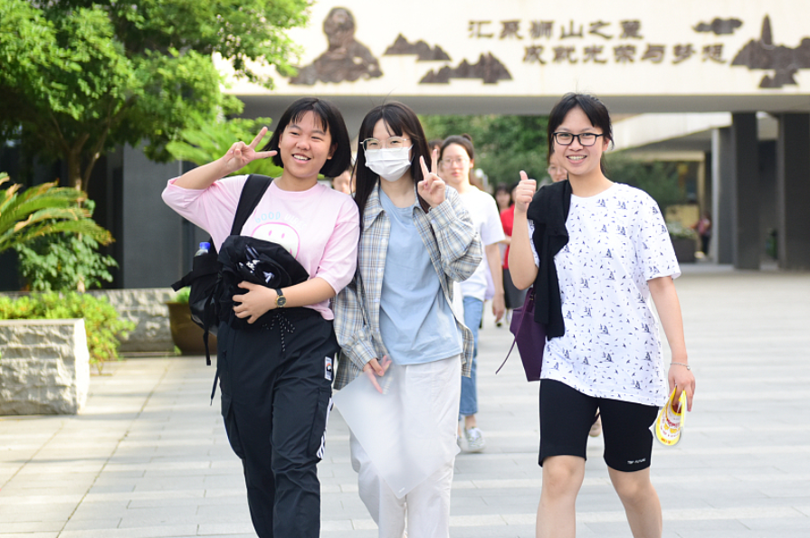 高中不允许复读已成定局？高考失利考生该何去何从，官方给出回应