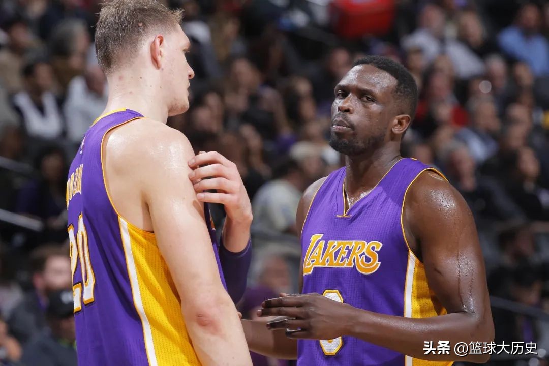 nba为什么很少裸签(被NBA禁掉的条款！历史仅一次，多人因它被裁，为何突然消失？)