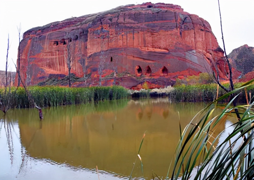 陕西旅游：走进榆林靖边地区波浪谷（图）
