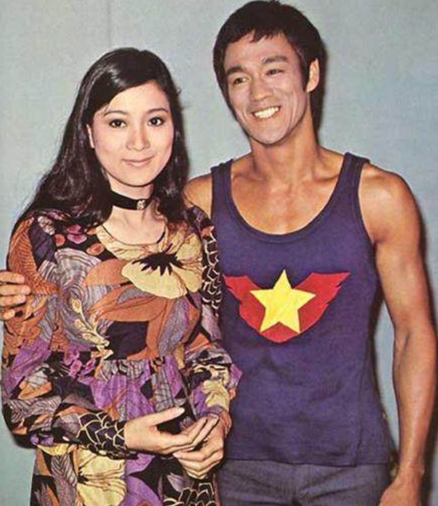 丈夫倒情人床上又丧子,被徒弟骗婚,李小龙老婆琳达如今怎样了?