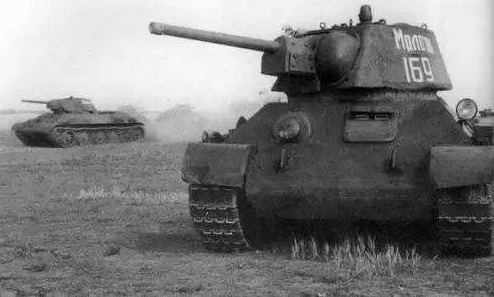 1944年德国虎王坦克王牌指挥官卡尔·鲍曼一战击毁敌军57辆坦克