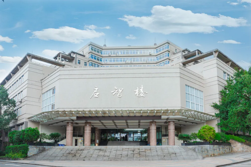 占地2390余亩，重庆这所大学美到被央视新闻