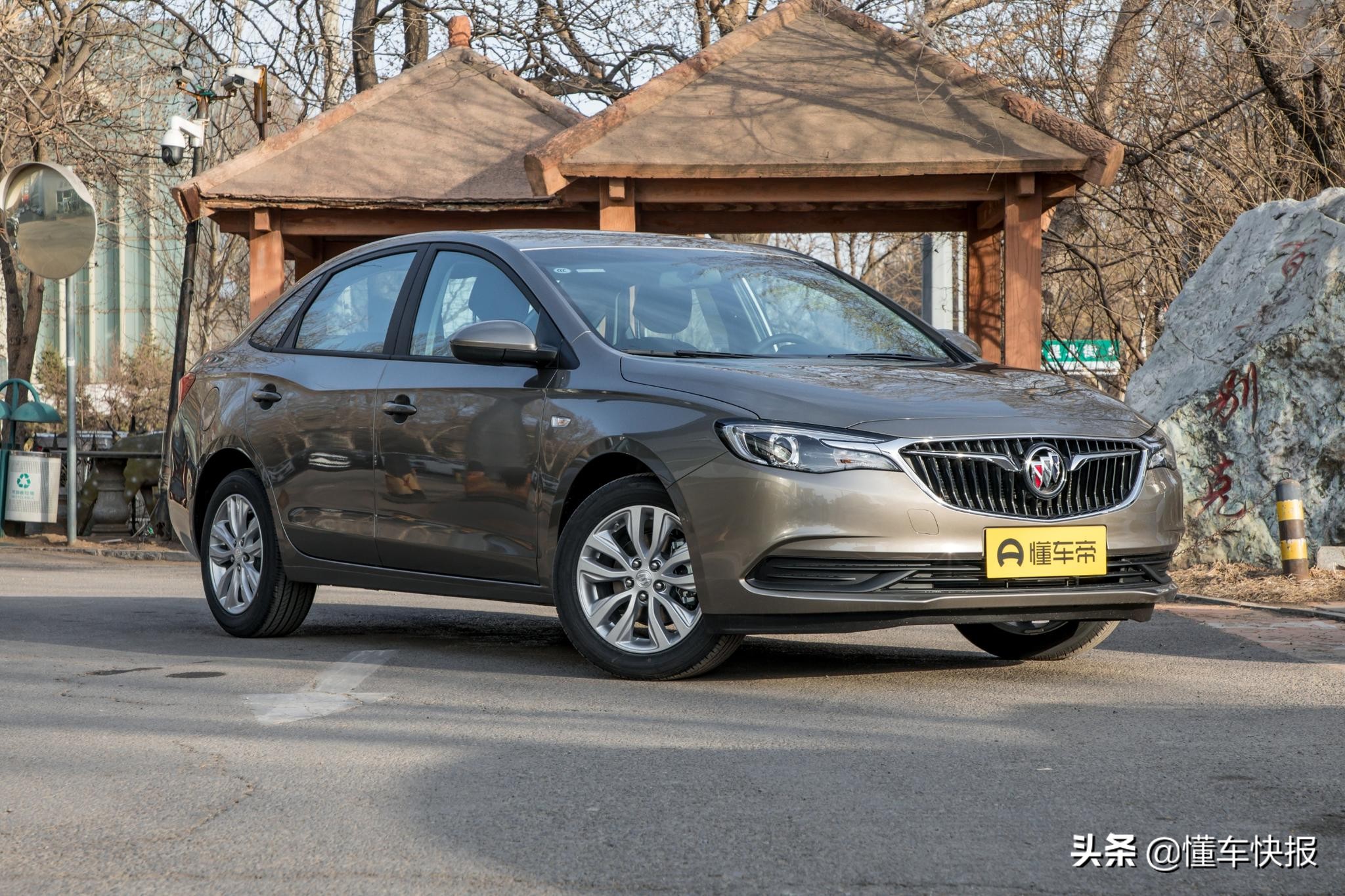 绝对不是“差不多”，福特福睿斯对比别克英朗